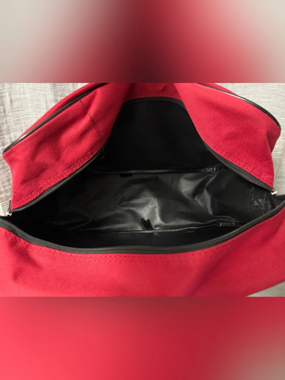 American Tourister travel bag